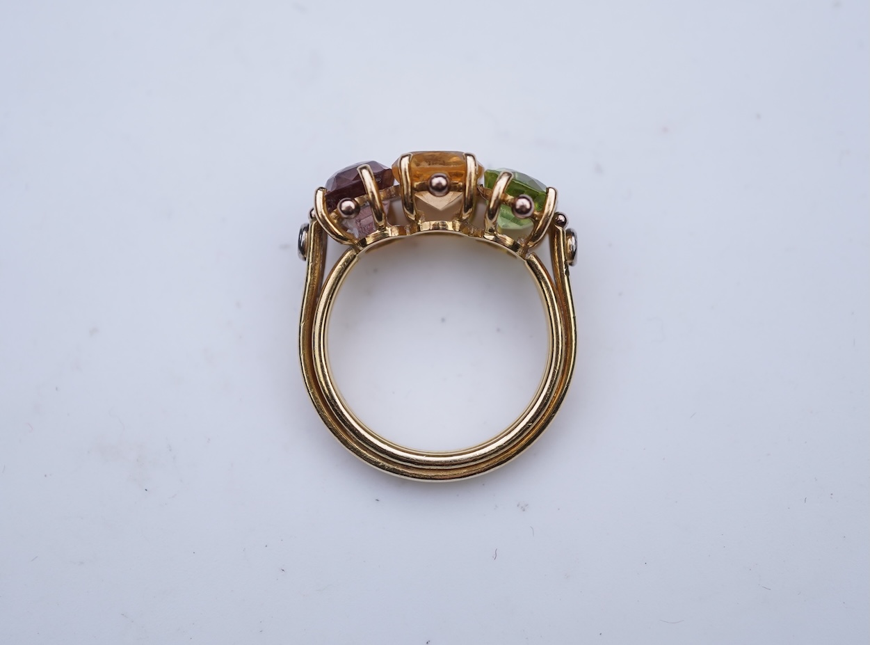 A multi-gem ring